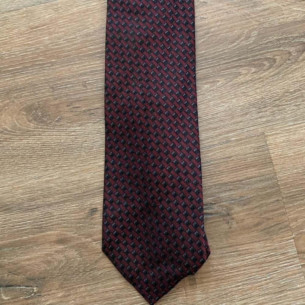 Dolce & Gabbana burgundy/red men’a tie